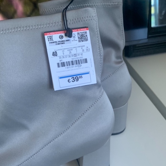 Zara Sock-Style Silver Satin Ankle Boots - Picture 2 of 4